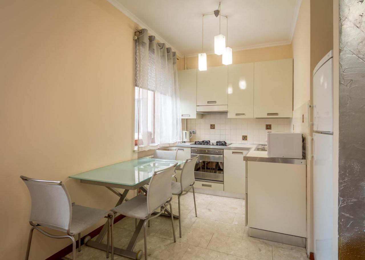 Apartment on Triokhsviatytelska Kiev Eksteriør bilde